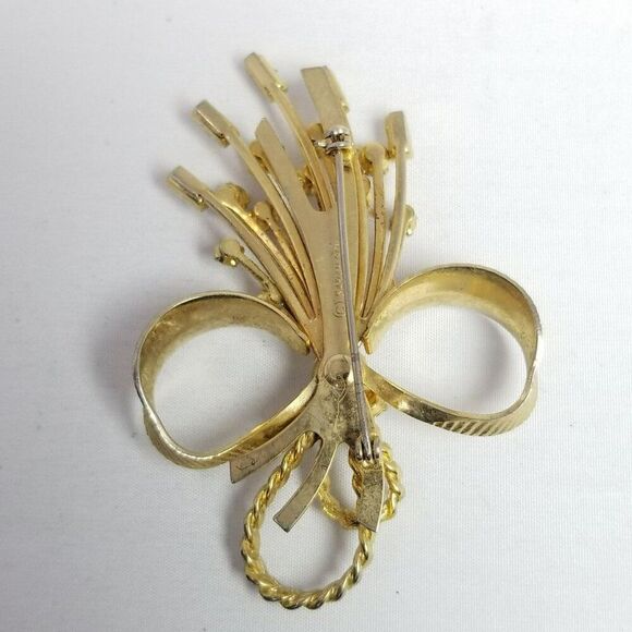 Vintage Sarah Coventry Gold Tone Rhinestone Brooch, Signed Prong Set, Estate - Picture 3 of 6